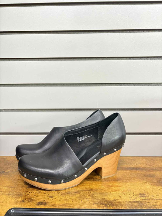 Women's W Shoe Size 9 Black Korks Heel