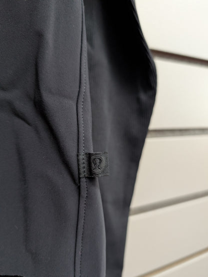 Women's Women Size 6 Lululemon Black Long Sleeve Top