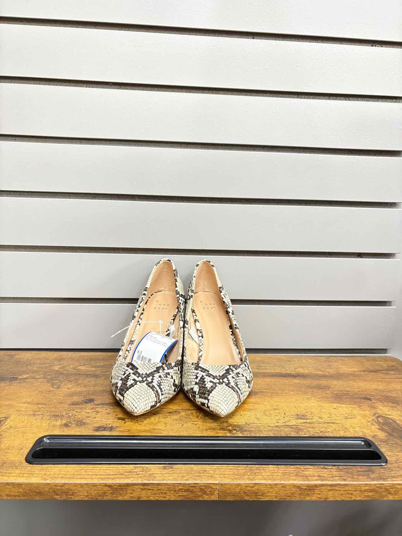 Women's W Shoe Size 6.5 Brown A New Day Snake Print Heel