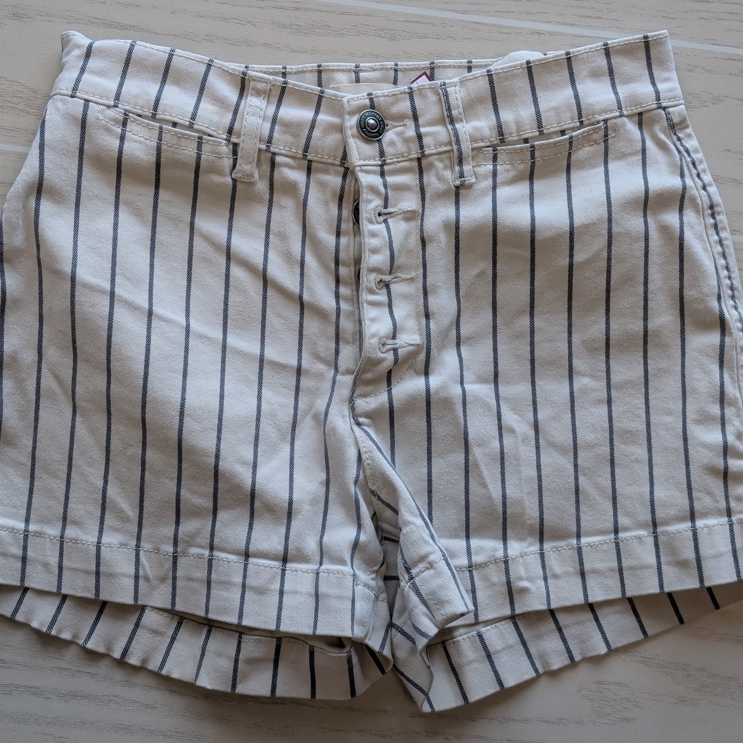 Women Size 1/25 Happily Grey Cream Stripe Short