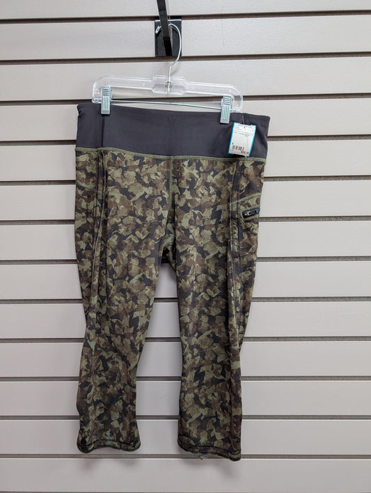 Women's Women Size 4 Lululemon Green Camoflage Capri Legging