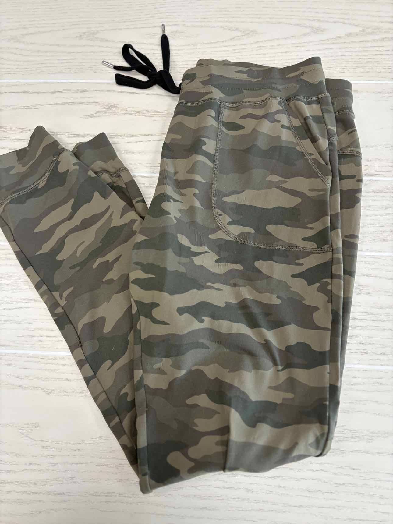 Women's Women Size M Zyia Green Camoflage Pant