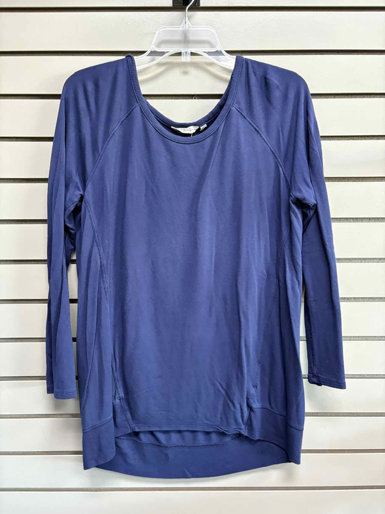 Women's Women Size M Navy Athleta Long Sleeve Shirt