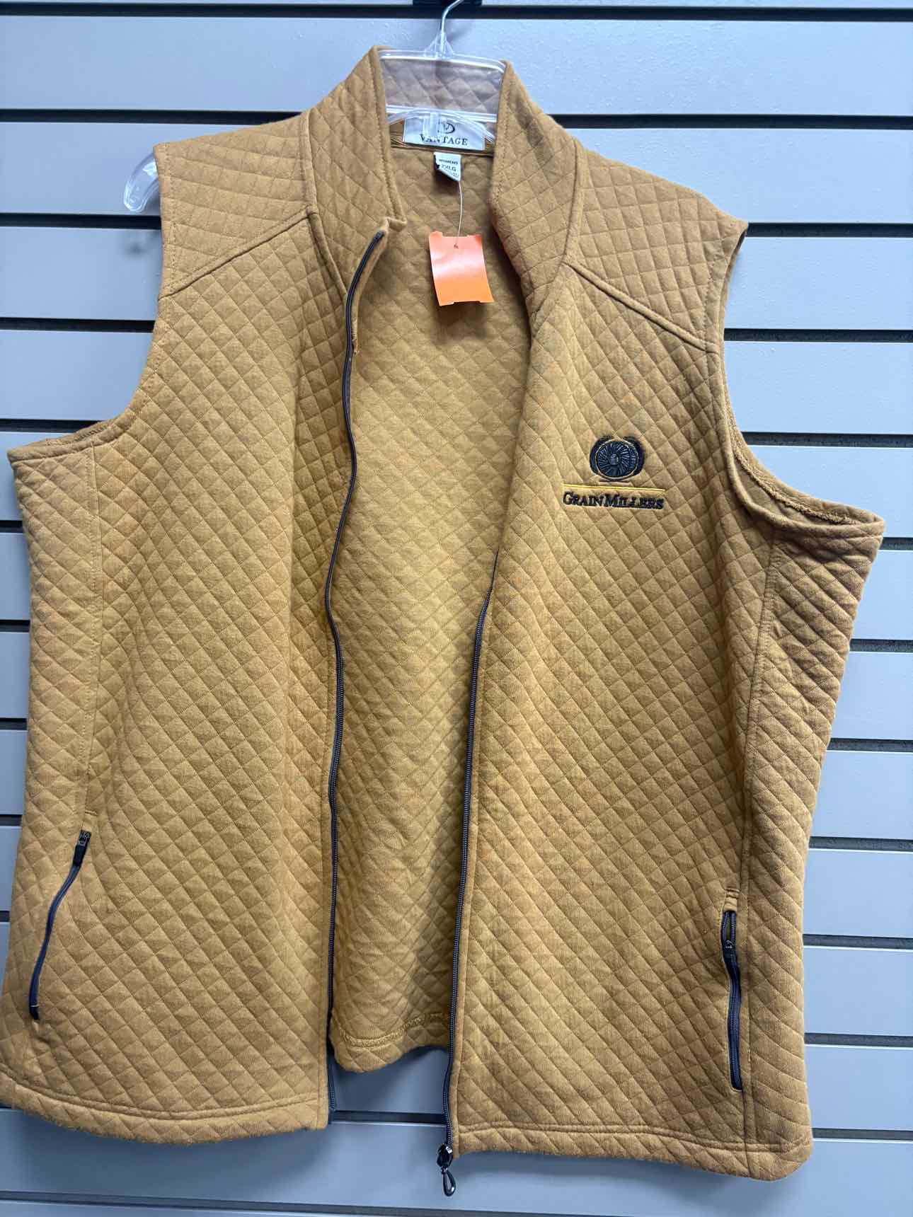 Wmn's Consignment - Plus Size Tops