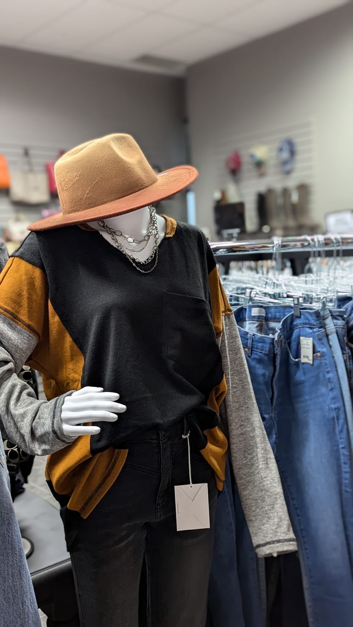 Plus Size Colorblock Knit Top