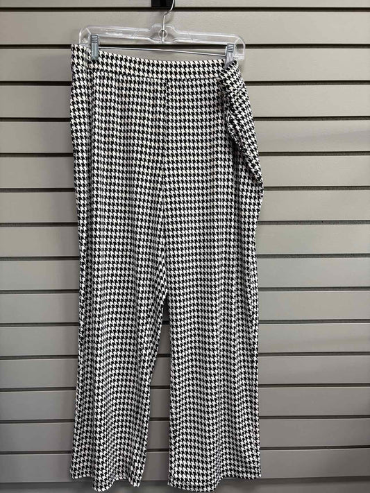 Women's Waist Size L Petite susan Graver Black & White Gingham Dress Pant