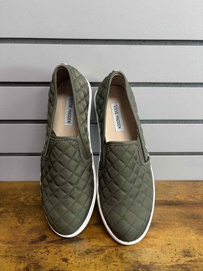Women's W Shoe Size 11 Deep Green Steve Madden Slip On