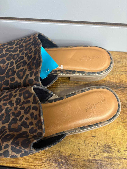 Women's W Shoe Size 11 Brown Universal Thread Cheetah Slip On