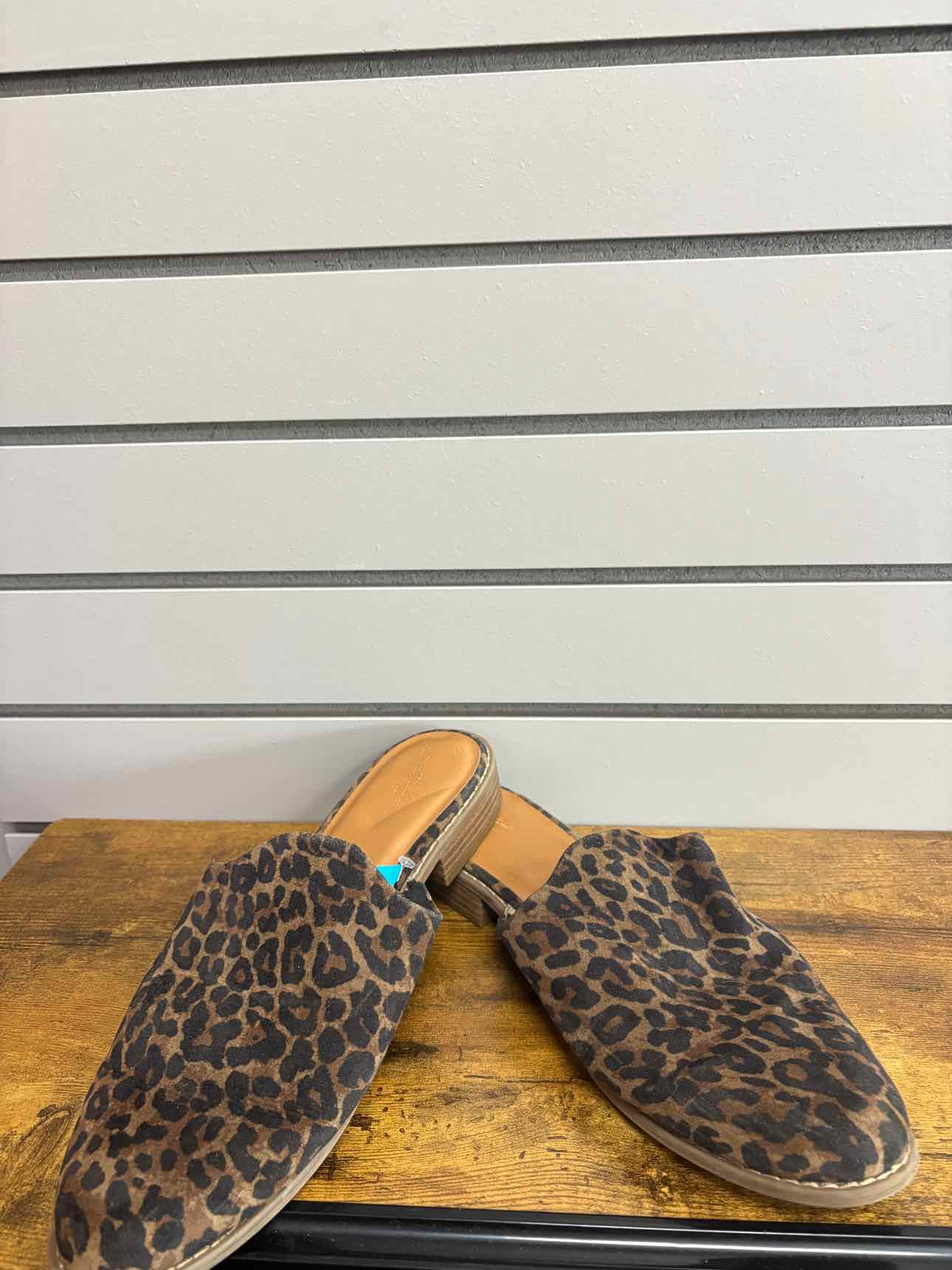 Women's W Shoe Size 11 Brown Universal Thread Cheetah Slip On