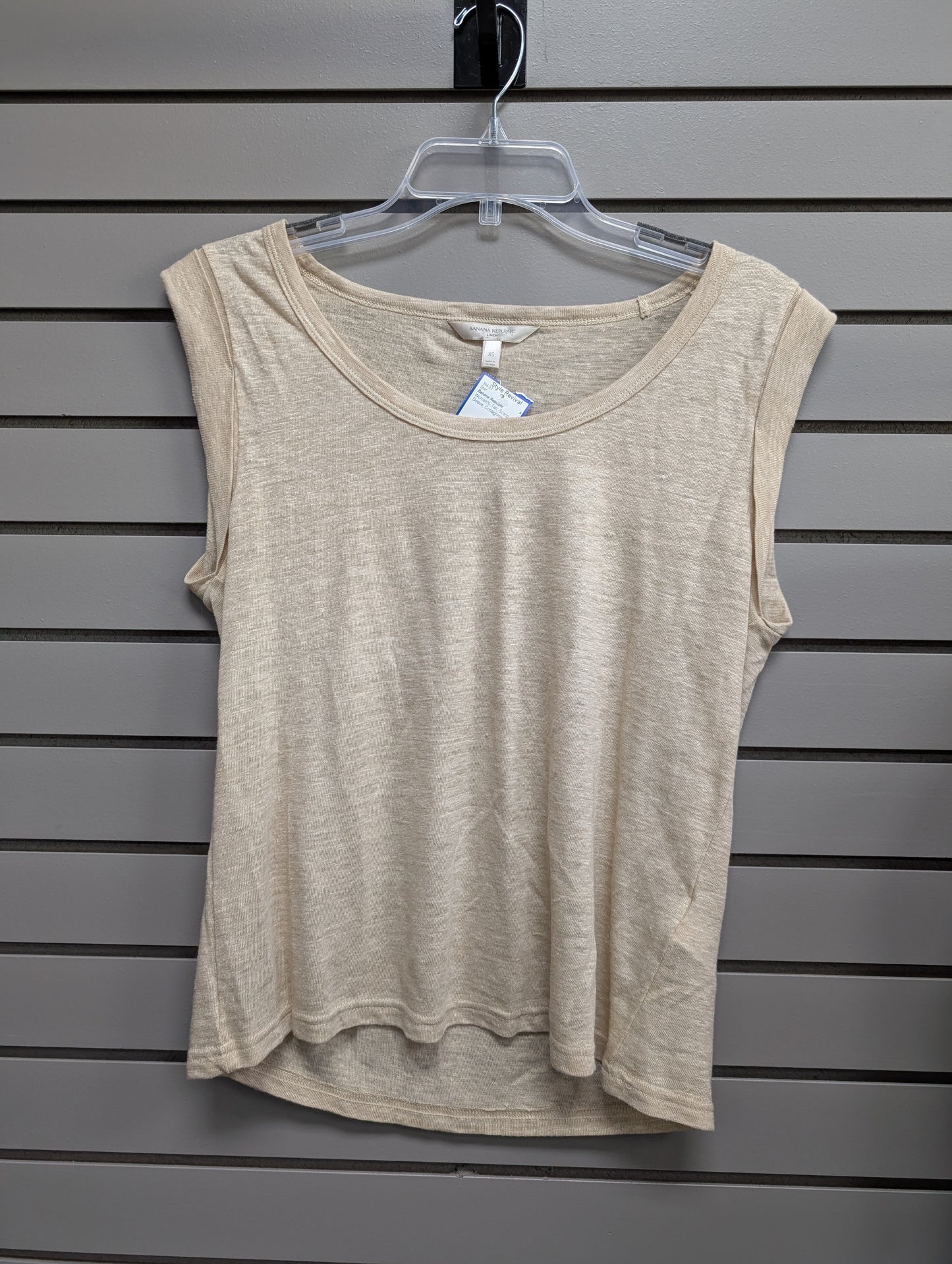 Women's Women Size XS Tan Banana Republic Scoop Short Sleeve Shirt