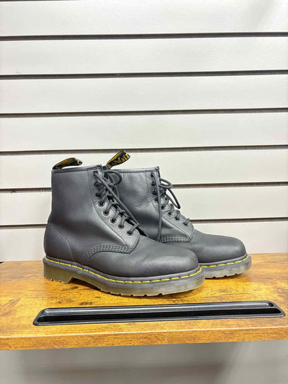 Women's W Shoe Size 7 Black Dr Martens Boot