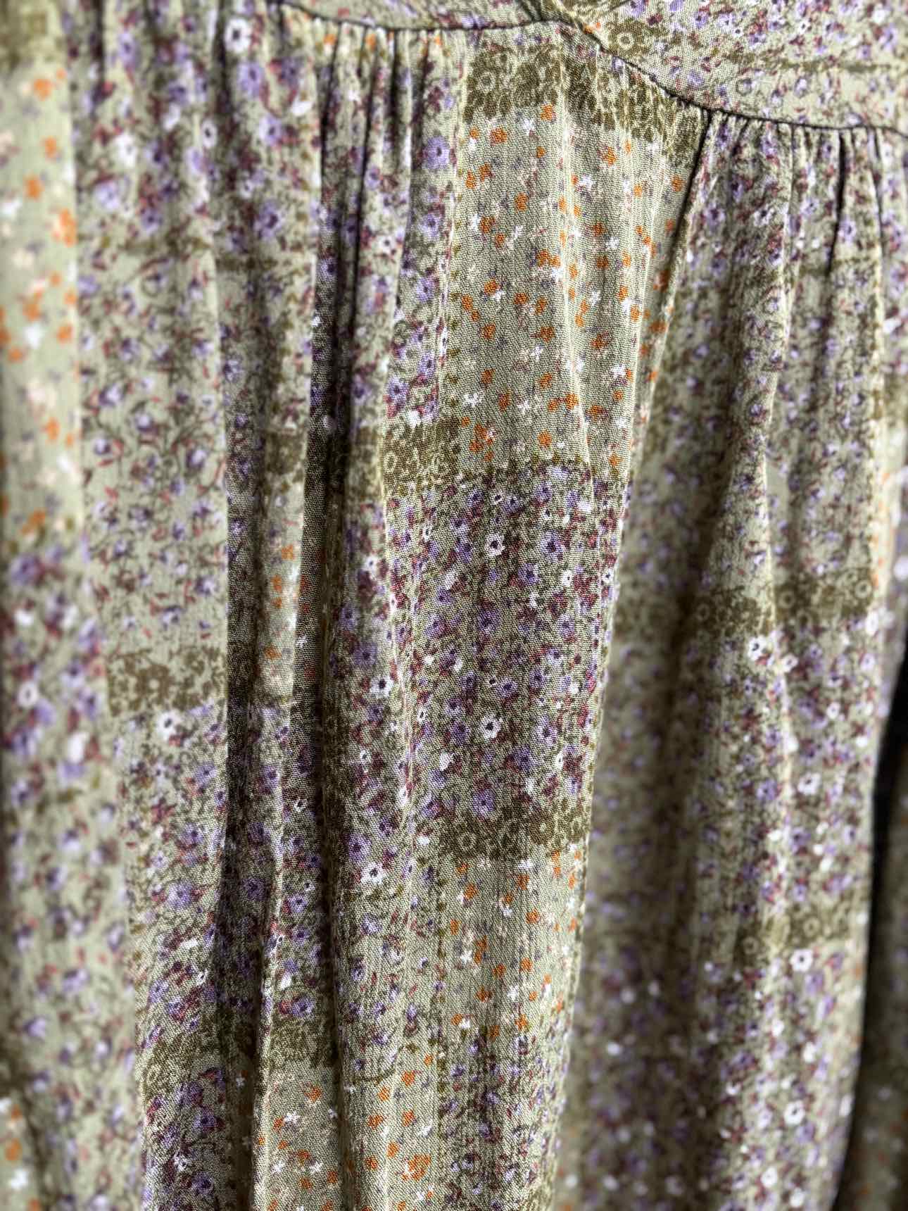 Women's Women Size XXL Green Hesed Floral V-Neck Long Sleeve Shirt