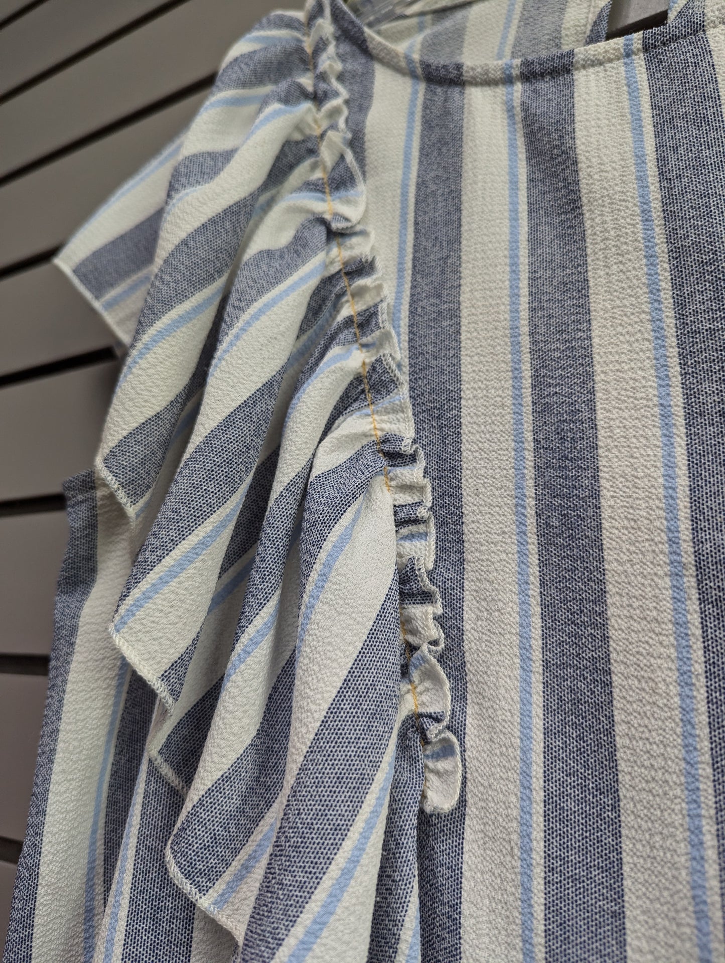 Women Size S Blue Gimmick Stripe Sleeveless Blouse