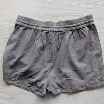 Women Size M Staccato Gray Short
