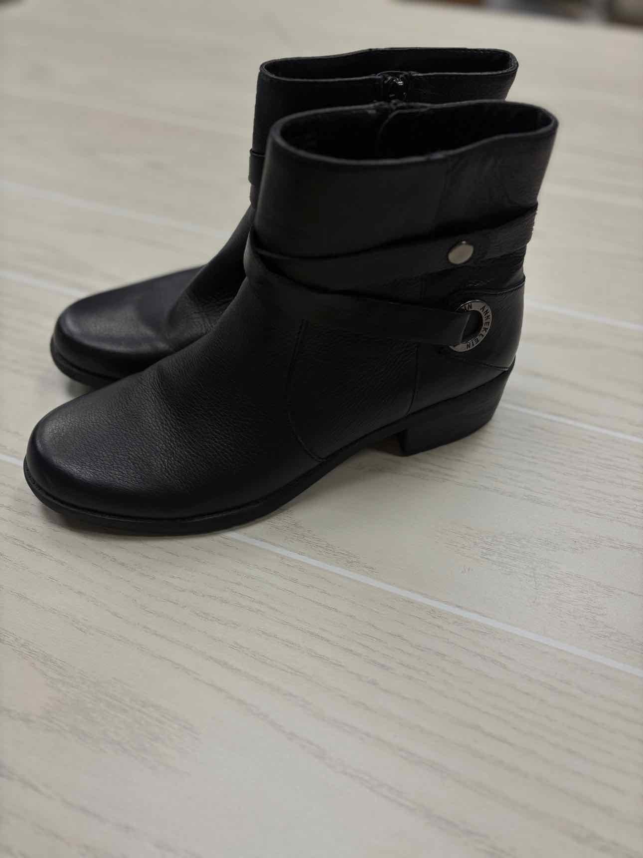 Women's W Shoe Size 9 Black Anne Klein Boot