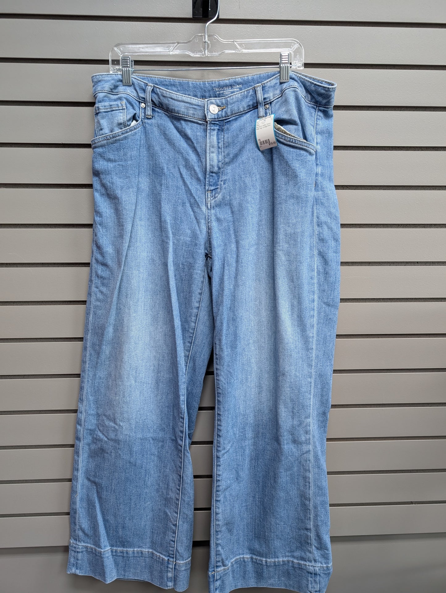 Women's Waist Size 16 Petite Chico Denim Wide Leg Jean