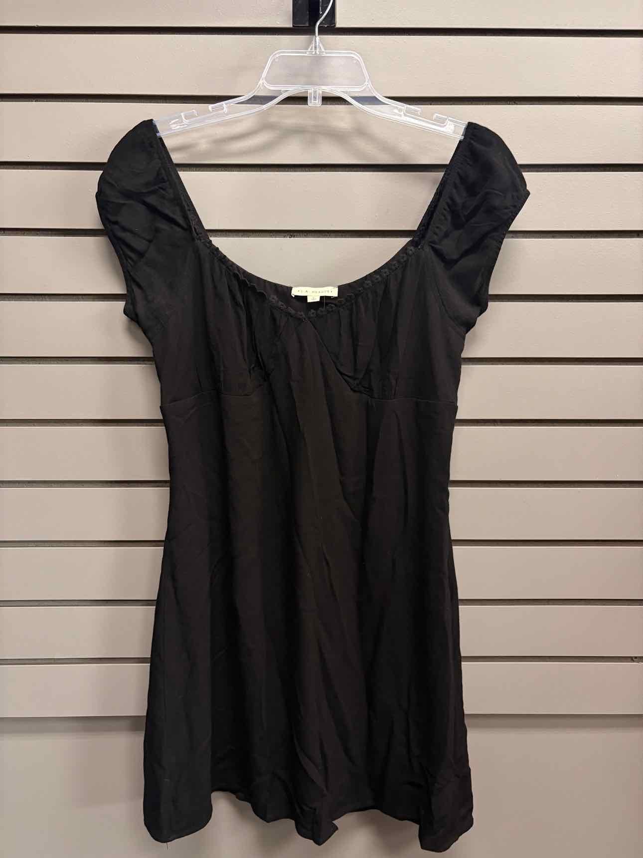 Women's Size Large Black LA Hearts Short Sleeve Above Knee Dress