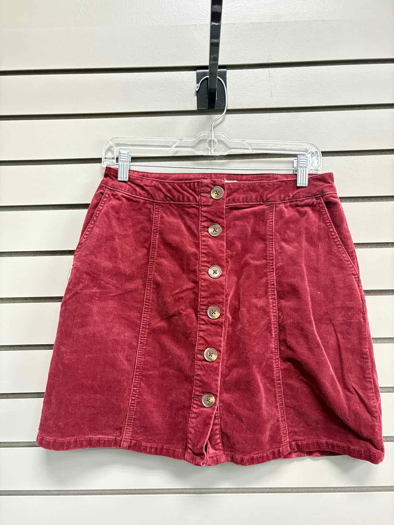Women's Waist Size 6 Maurices Burgundy Above Knee Skirt