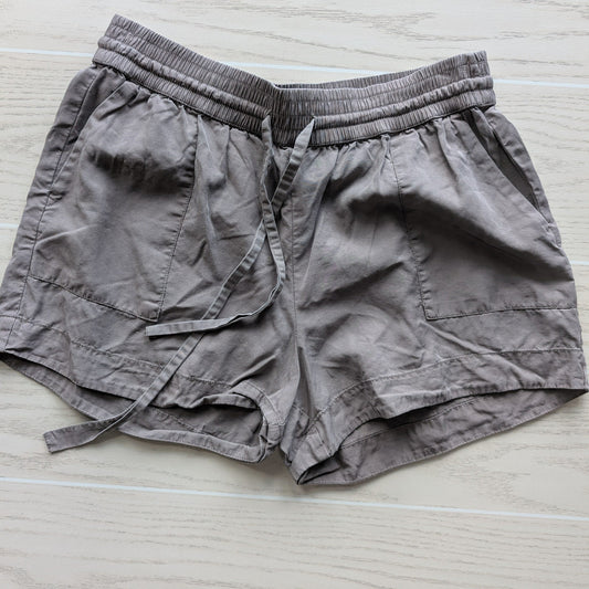 Women Size M Staccato Gray Short