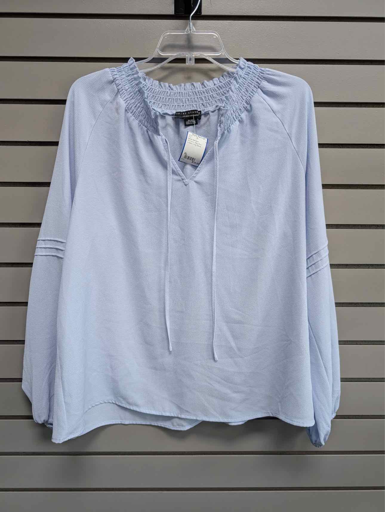 Women's Women Size XL Baby Blue Social Standard V-Neck Long Sleeve Shirt