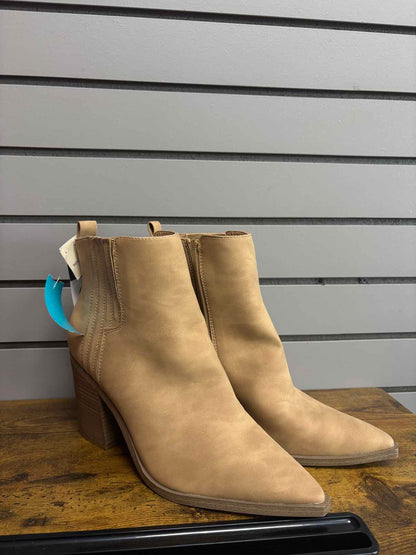 Women's W Shoe Size 11 Tan Universal Thread Boot